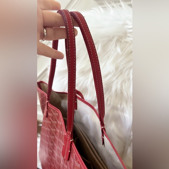 GOYARD St Louis PM, Red
With pouch and dust bag SOLD - Picture 9 of 17